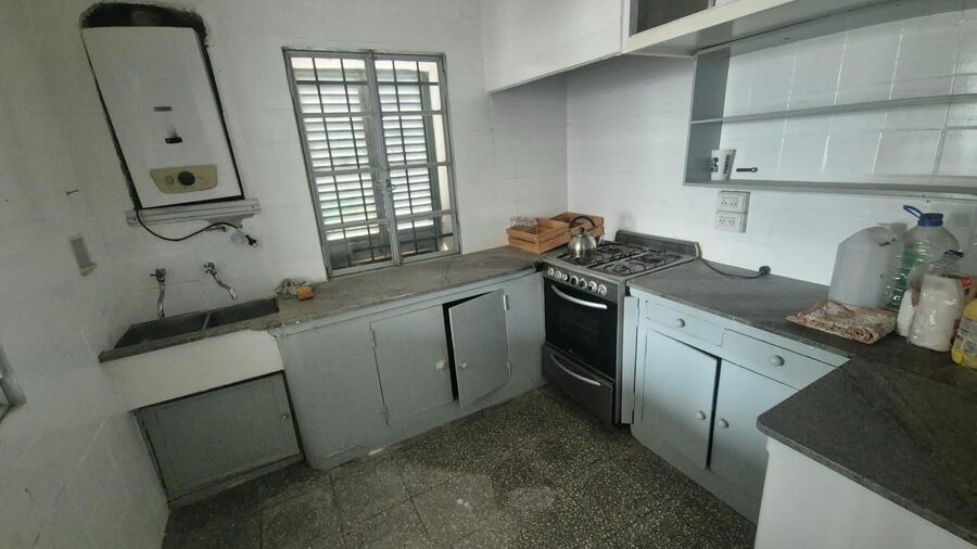 CHALET A RECICLAR · FRENTE AL ROSEDAL · VISTA AL RÍO PARANÁ