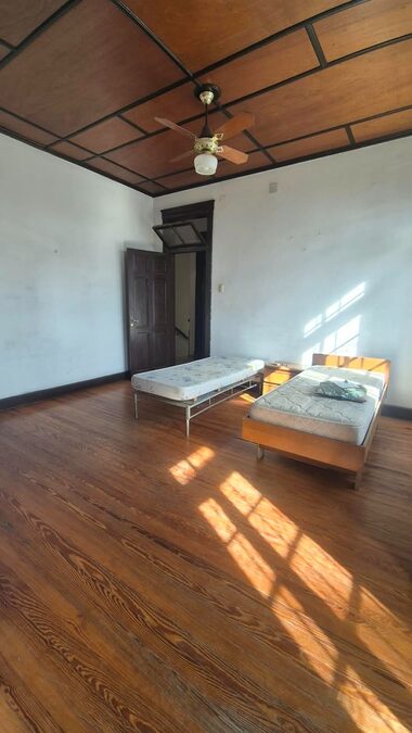 CHALET A RECICLAR · FRENTE AL ROSEDAL · VISTA AL RÍO PARANÁ