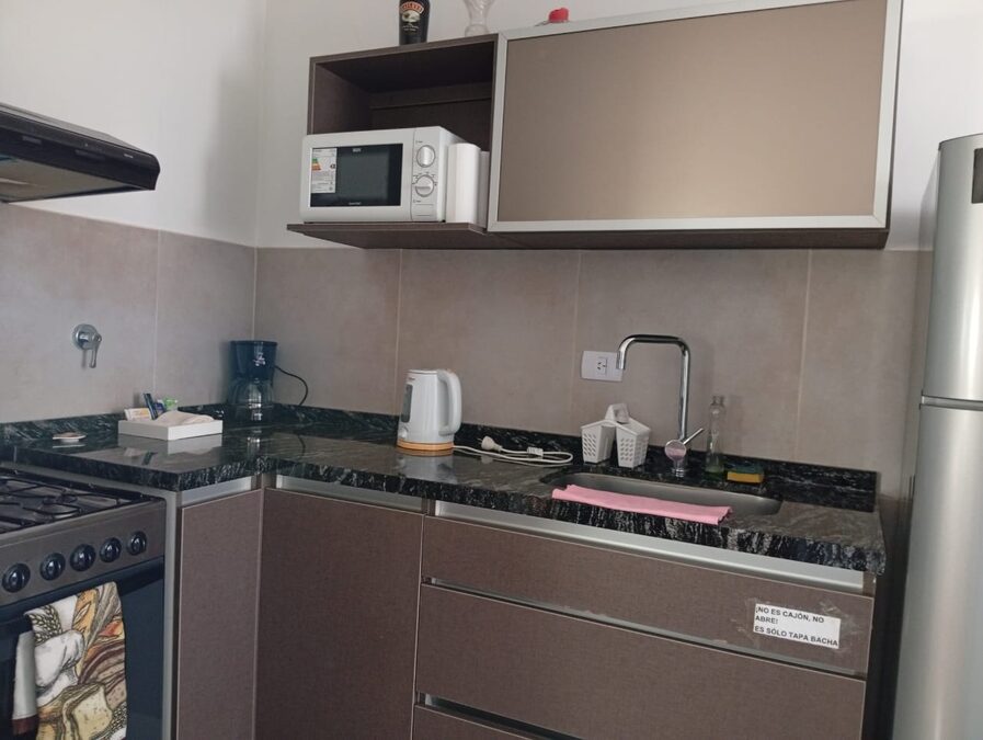 ALQUILO Departamento amoblado de categoría zona Parque