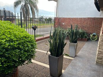 Vendo Casa 3 dorm, doble cochera , Pileta y Quincho Zona Gazzano!