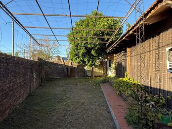 VENDO CASA 3 DORMITORIOS - ZONA SUR