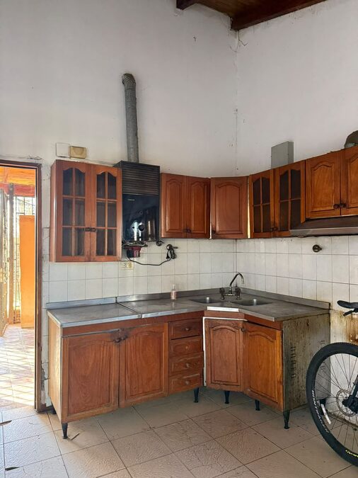 VENDO CASA 3 DORMITORIOS - ZONA SUR