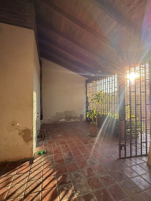 VENDO CASA 3 DORMITORIOS - ZONA SUR