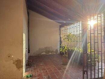 VENDO CASA 3 DORMITORIOS - ZONA SUR