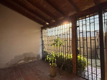 VENDO CASA 3 DORMITORIOS - ZONA SUR