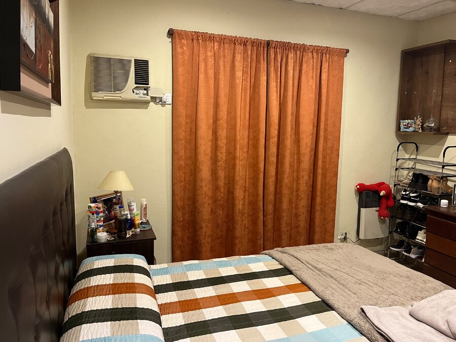 Venta casa tres dormitorios , doble cochera, pileta y quincho !