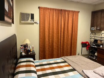 Venta casa tres dormitorios , doble cochera, pileta y quincho !