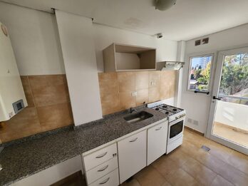 ✅ALQUILO DEPTO 1 DORM CON COCHERA. ZONA PARQUE $550.000 + EXP + IMP 🔥