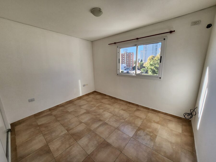 ✅ALQUILO DEPTO 1 DORM CON COCHERA. ZONA PARQUE $550.000 + EXP + IMP 🔥