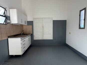 CASA CON LOCAL EN VENTA - AV LAS AMERICAS Y CRUZ DEL SUR.