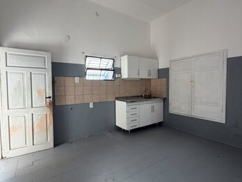 CASA CON LOCAL EN VENTA - AV LAS AMERICAS Y CRUZ DEL SUR.