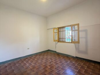 CASA CON LOCAL EN VENTA - AV LAS AMERICAS Y CRUZ DEL SUR.