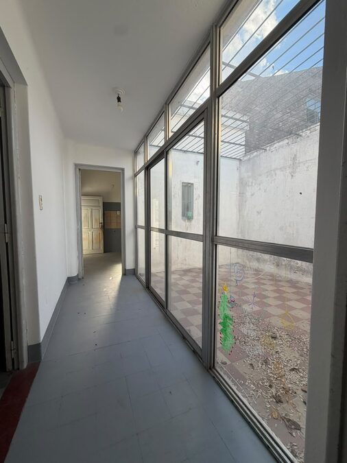 CASA CON LOCAL EN VENTA - AV LAS AMERICAS Y CRUZ DEL SUR.