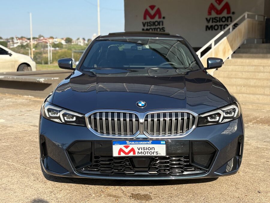 BMW 330i SPORT LINE. Recibo vehículos menor y mayor valor