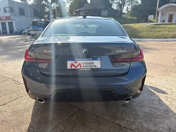 BMW 330i SPORT LINE. Recibo vehículos menor y mayor valor