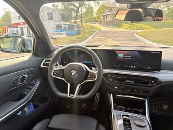 BMW 330i SPORT LINE. Recibo vehículos menor y mayor valor