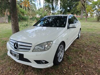 MERCEDES BENZ - COMO NUEVO-