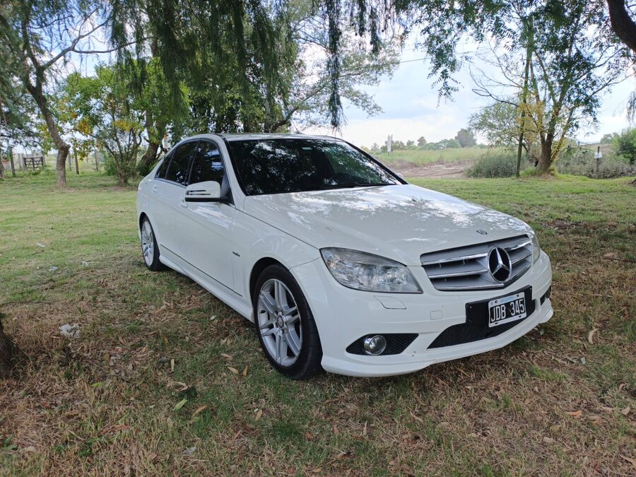 MERCEDES BENZ - COMO NUEVO-