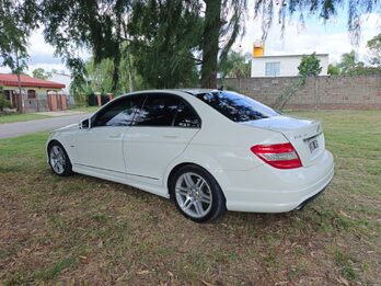 MERCEDES BENZ - COMO NUEVO-