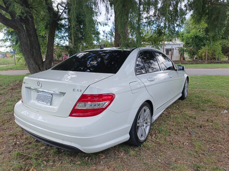 MERCEDES BENZ - COMO NUEVO-