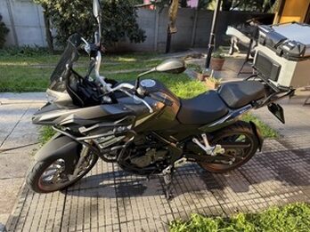 VENDO BENELLI TRK 251.IMPECABLE COMO NUEVA