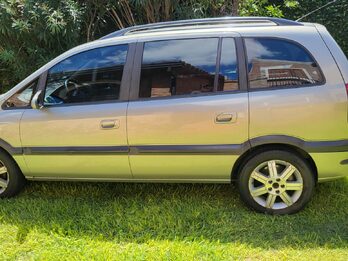 Vendo Zafira unica mano