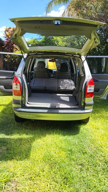 Vendo Zafira unica mano