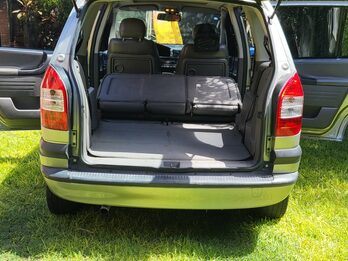 Vendo Zafira unica mano
