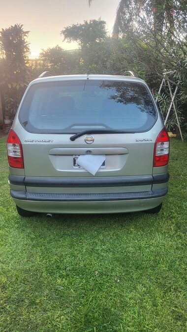 Vendo Zafira unica mano