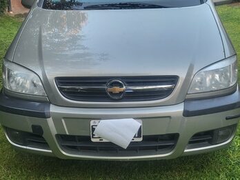 Vendo Zafira unica mano