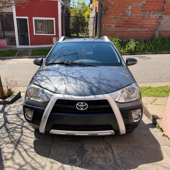 TOYOTA ETIOS CROSS 1.5 M/T  - AÑO 2.014
