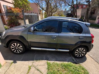 TOYOTA ETIOS CROSS 1.5 M/T  - AÑO 2.014