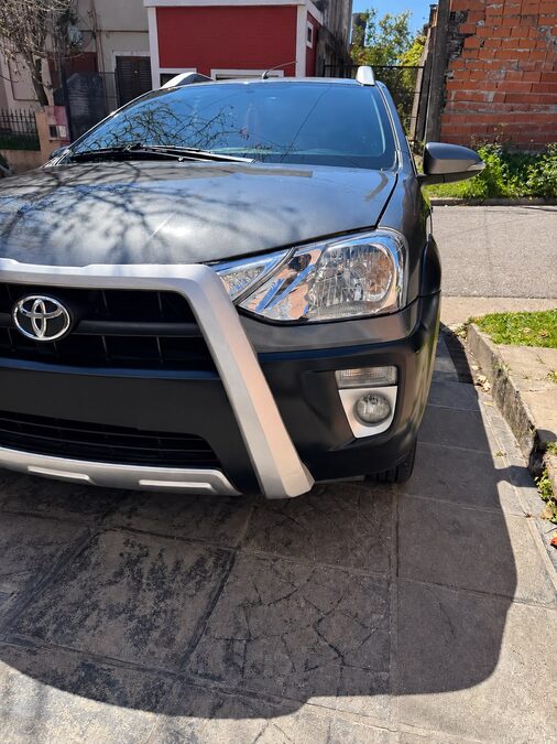 TOYOTA ETIOS CROSS 1.5 M/T  - AÑO 2.014