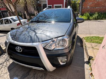TOYOTA ETIOS CROSS 1.5 M/T  - AÑO 2.014