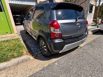 TOYOTA ETIOS CROSS 1.5 M/T  - AÑO 2.014