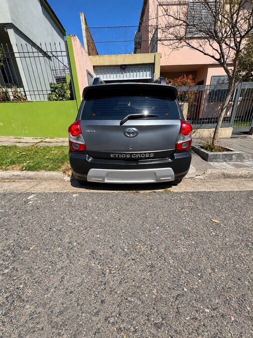 TOYOTA ETIOS CROSS 1.5 M/T  - AÑO 2.014