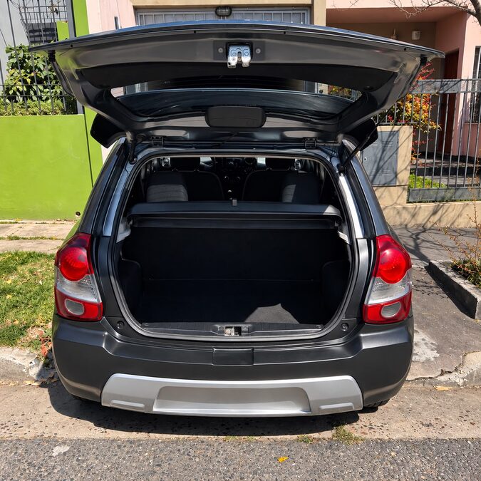 TOYOTA ETIOS CROSS 1.5 M/T  - AÑO 2.014