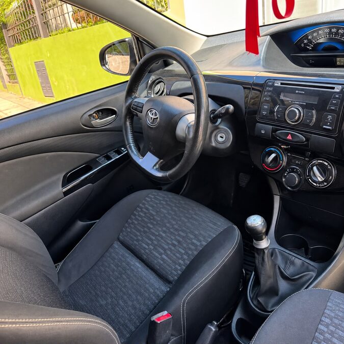 TOYOTA ETIOS CROSS 1.5 M/T  - AÑO 2.014