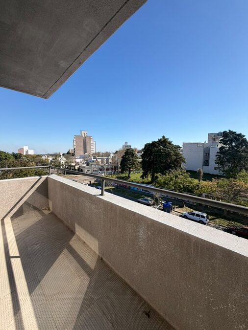 VENDO DEPARTAMENTO 2 DORMITORIOS - RACEDO Y AV. LAS AMERICAS.