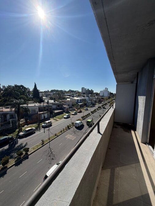 VENDO DEPARTAMENTO 2 DORMITORIOS - RACEDO Y AV. LAS AMERICAS.
