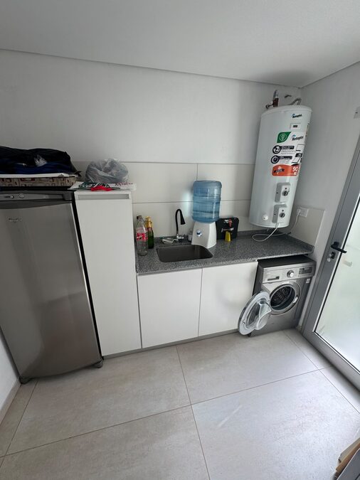 VENDO CASA NUEVA DE 4 DORMITORIOS ZONA SEMINARIO