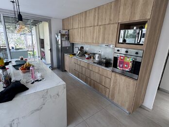 VENDO CASA NUEVA DE 4 DORMITORIOS ZONA SEMINARIO