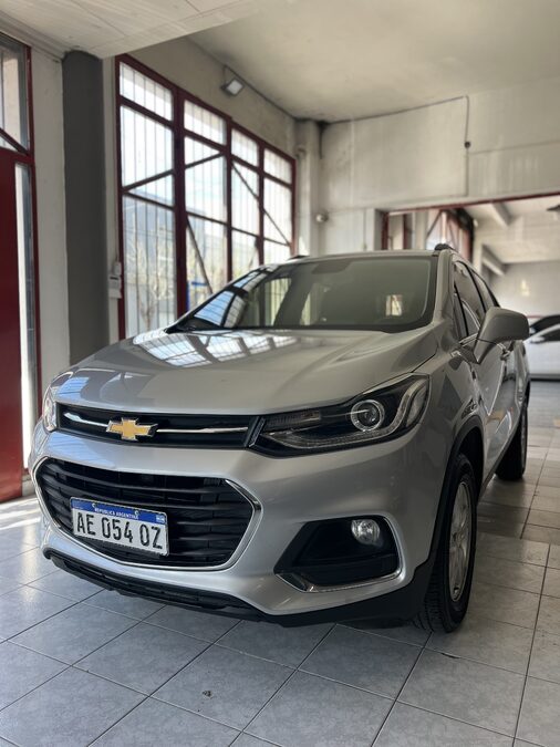 TRACKER PREMIER 2019