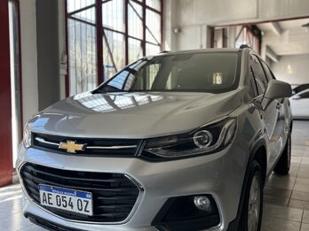 TRACKER PREMIER 2019