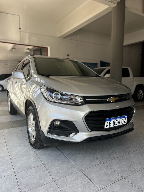 TRACKER PREMIER 2019