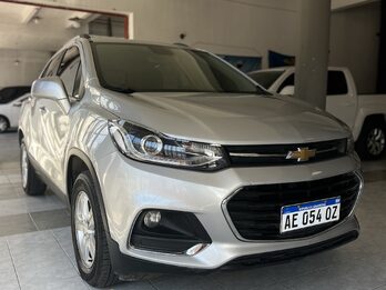 TRACKER PREMIER 2019