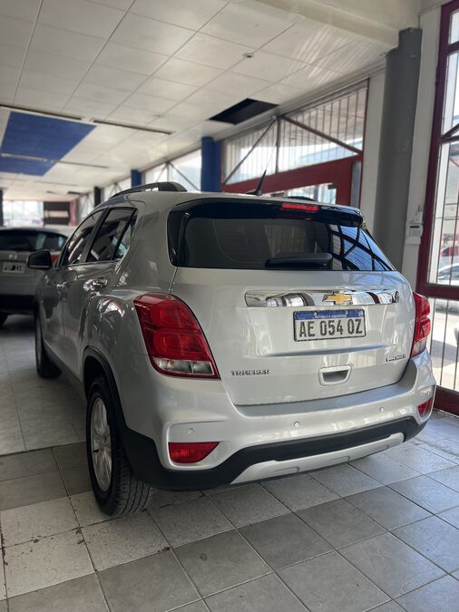 TRACKER PREMIER 2019