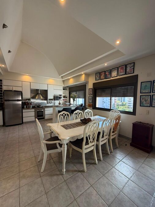EXCLUSIVO DEPARTAMENTO TIPO DUPLEX EN VENTA ZONA PARQUE.