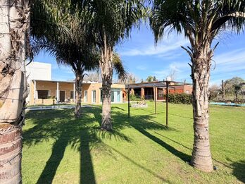 VENDO CASA QUINTA LAS ACACIAS.