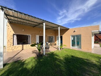 VENDO CASA QUINTA LAS ACACIAS.